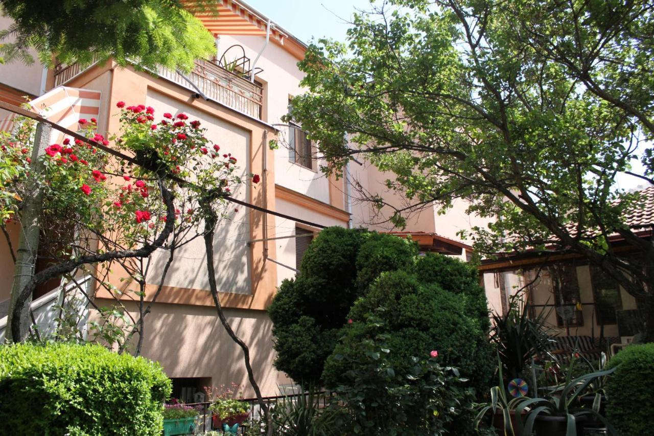 Orange House In The Old Town Plovdiv Hotell Exteriör bild